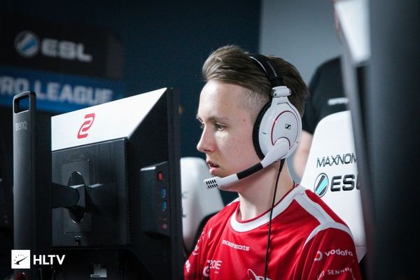 记者：谢什科与多名曼联球员聊过，他们认为其适合阿莫林体系